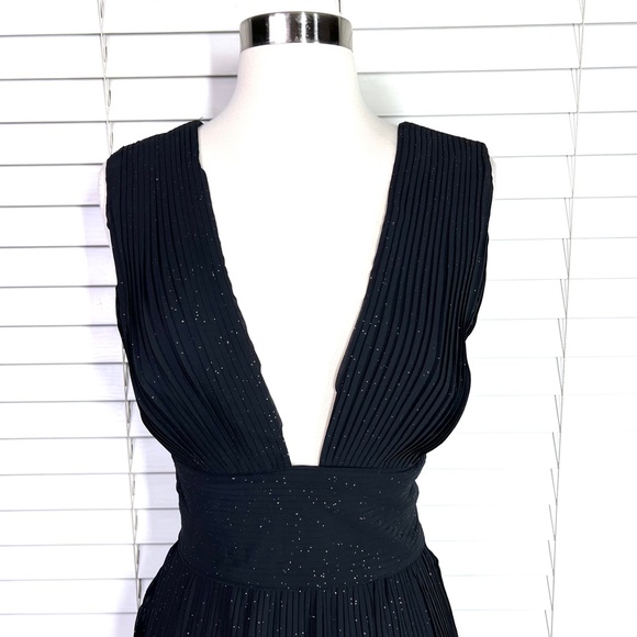 🚫SOLD! NWT🤩|•LA MAISON TALULAH•| V Pleated Chiffon Blk w/Gold Sparkle Dress - Picture 3 of 16